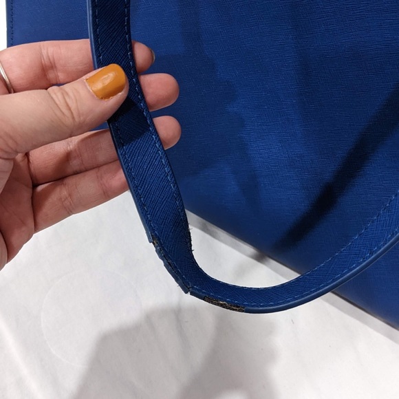 Danier cobalt blue steffiano leather bag - Picture 10 of 10